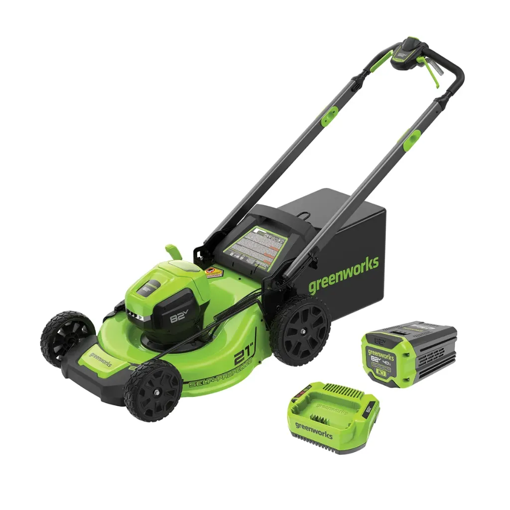 CONSUMER PODADORA 21” AUTOPROPULSADA CON BATERIA 4.0 AH & CARGADOR 82V