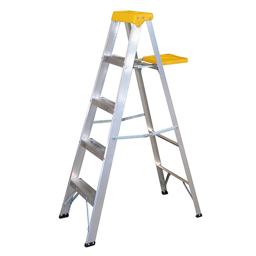 ESCALERA DE ALUMINIO TIPO TIJERA 4 PELDAÑOS 1.54M